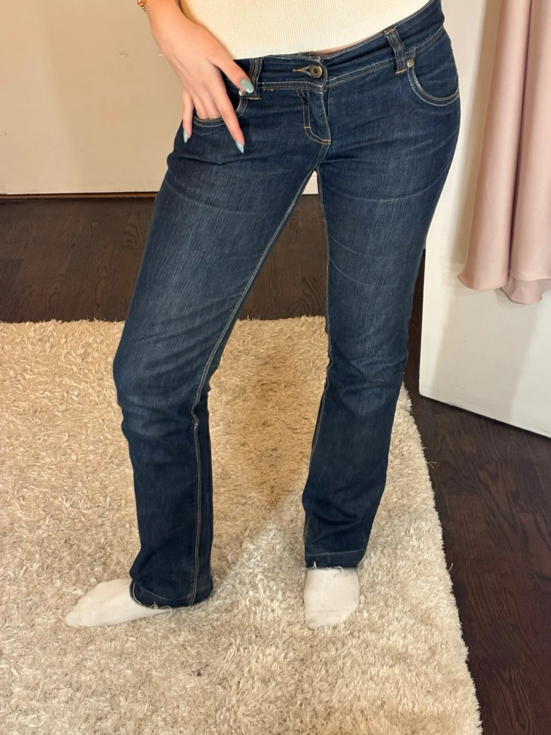 Mörkblå bootcut jeans med kontrastsömmar - 1