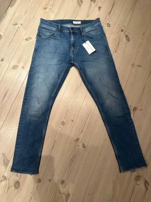 Tiger of Sweden jeans  - Snygga blå  jeans från Tiger of Sweden. Nya modellen pistolero dreamer storlek W31W32. Inköpta på Volt fashion för 1599kr. Endast använda ett par gånger