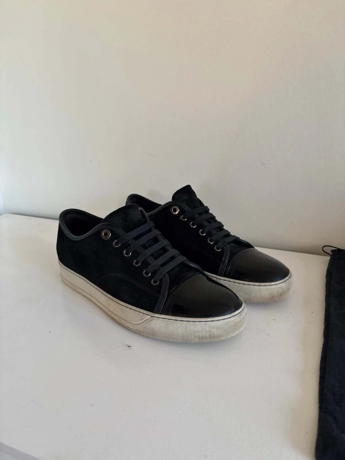 Svarta lanvins Cap Toes