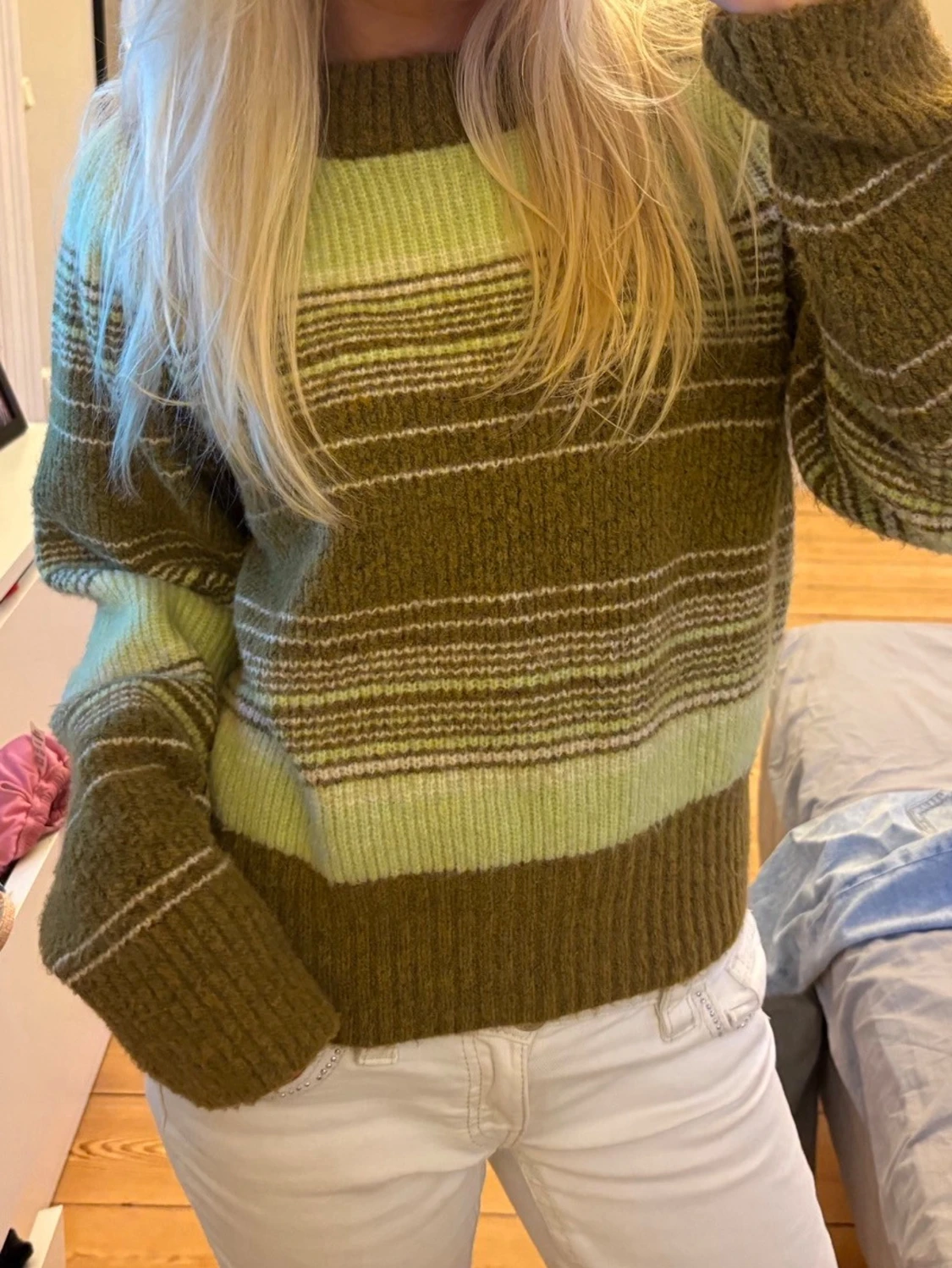 Grönrandig stickad tröja