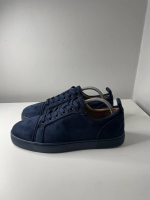 Louboutin  - Kommer med box och påse, helt nya, hör av er vid funderingar