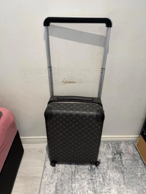 LV black suitcase - Its just like new, with no signs of use! Feel free to ask me questions. We buy and sell original only ❤️🥰