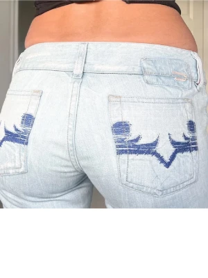 ‼️SÖKER‼️ - Söker dessa jeans ifrån diesel jag vet inte storleken helt men midjemåttet ska vara runt 34/35 