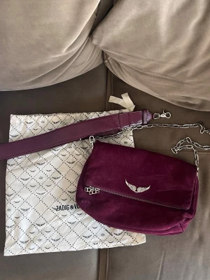 Väska Zadig & Voltaire  - Fin plommonfärgad/vinröd väska från Zadig! Köpt i deras butik i Marbella. 🥰