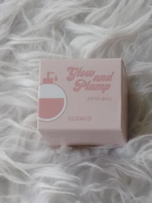 Ny GLOWiD Glow & Plump Ice Globe 229 kr - Ny oöppnad förpackning GLOWiD Glow & Plump Ice Globe 229 kr🌸se gärna mina andra hudprodukter mm❤️