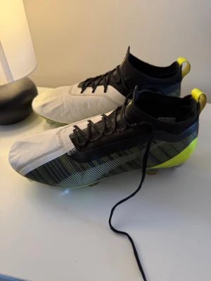 Puma one - Puma one 5.1 ”rush back” skruvdobb fotbollsskor i bra skick.