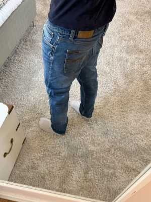 Nudie jeans  - Nudie Jeans Steady Eddie || | Bra skick inga större defekter | Storlek 32/30 | Pris - 549kr | Modellen är ca 179cm lång | Hör av dig vid minsta fråga eller fundering!!