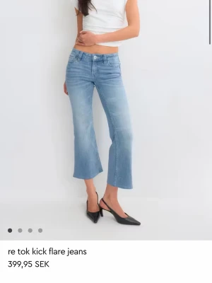 Ljusblå kick flare jeans - Helt nytt skick! Super snygga! Har tyvärr ej bild på då jag enbart testat. Kan skicka vid behov. Köparen står för frakten!
