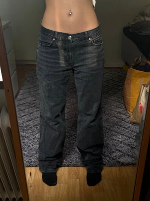 Straight low loose jeans - cutely causal fit. straight loose leg. ord pris 500kr