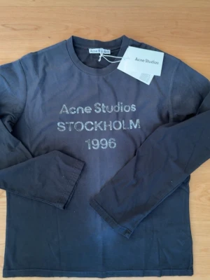 Acne studios longsleeve (S/Black) - Great condition, never worn. Same day shipping. Comes with the original bag. Feel free to ask questions.