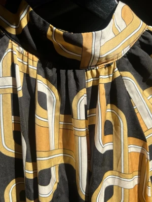 60s KLÄNNING  - HM x Richard Allen collab. 60s inspirerad drömmmm eller om man vill känna sig som en italiensk rich bitch 