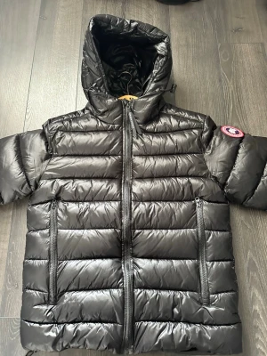 Svart dunjacka från Canada - Snygg svart dunjacka från Goose, aldrig använd, Stl M, kan diskutera pris 