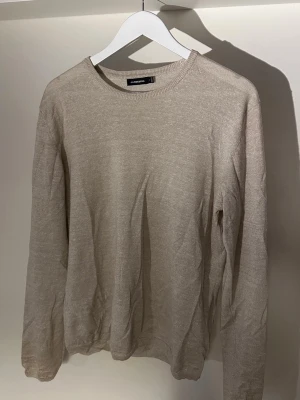 J.Lindeberg linnetröja - Skit schysst linne och merino ull tröja från J.Lindeberg, väldigt tunn och lätt perfekt för sommaren