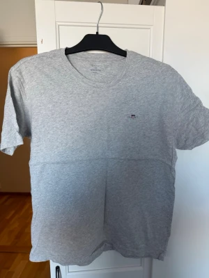 Gant t shirt - Gant t shirt som passar Perfect nu till sommaren