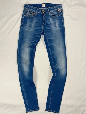 Replay Luz – Slim Jeans – 10/10 - Färg: Ljusblå | Modell: Luz | Storlek: W28/L32 | Skick: 10/10 | Super slim | Stretch 