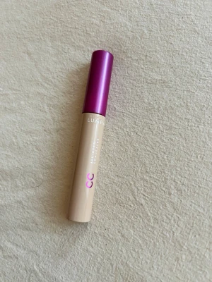 Lumene CC All over concealer 1.75 - Testad på handen, säljer pga fel färg.