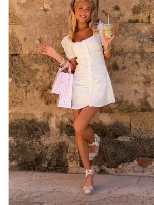 Klänning meet me there  - Oanvänd med lapparna kvar!😍😍