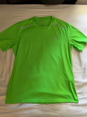 Under Armour T-shirt  - Storlek S