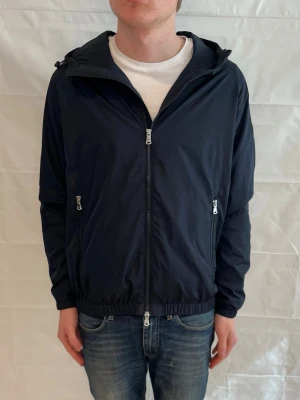 J.lindeberg vindjacka  - Skick: 9.5/10 | storlek: L (sitter mer som en M/L)