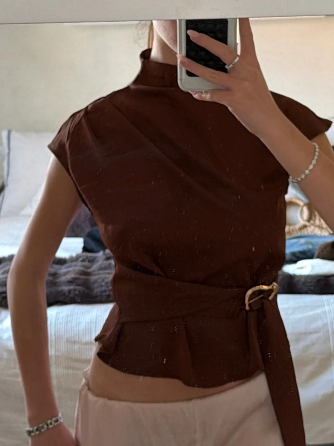 Brun topp med bälte  - 1