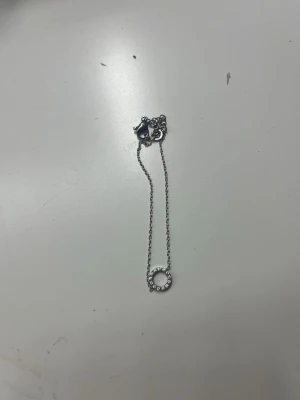 Edblad Silverarmband  - Säljer detta superfina Silverarmband från Edblad. Använt så har nån skrapa (dock på baksidan så ej något man tänker på alls). 