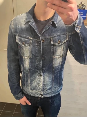 Replay Jeansjacka Denim - Replay jeansjacka  herr| pris:999kr| storlek: L, XL| skick:9/10| hör av dig vid minsta lilla fundering eller fråga|