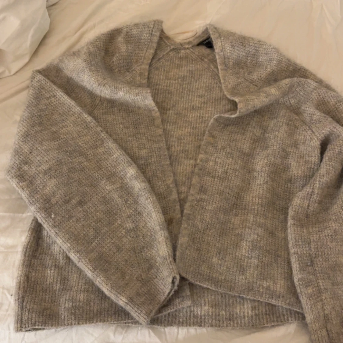 Beige stickad kofta utan kofta - 1