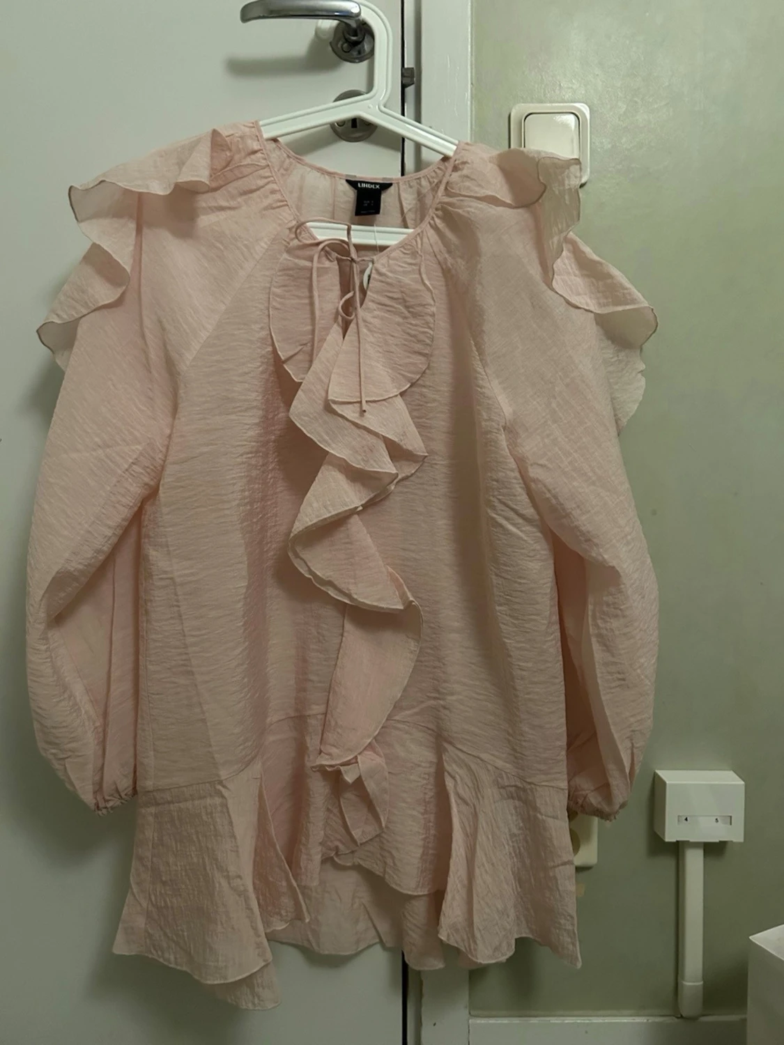  Ny Ljusrosa volangblus från Lindex - 1