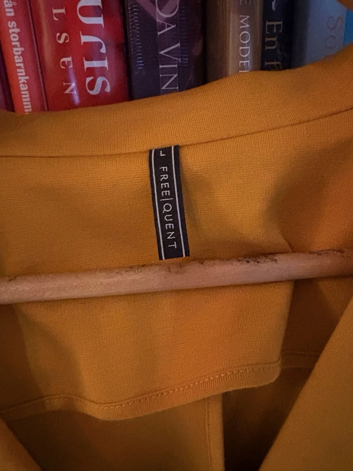 Gul kavaj från Freequent - 1