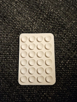Självhäftande möbeltassar i plast - Sugproppsfäste till mobil