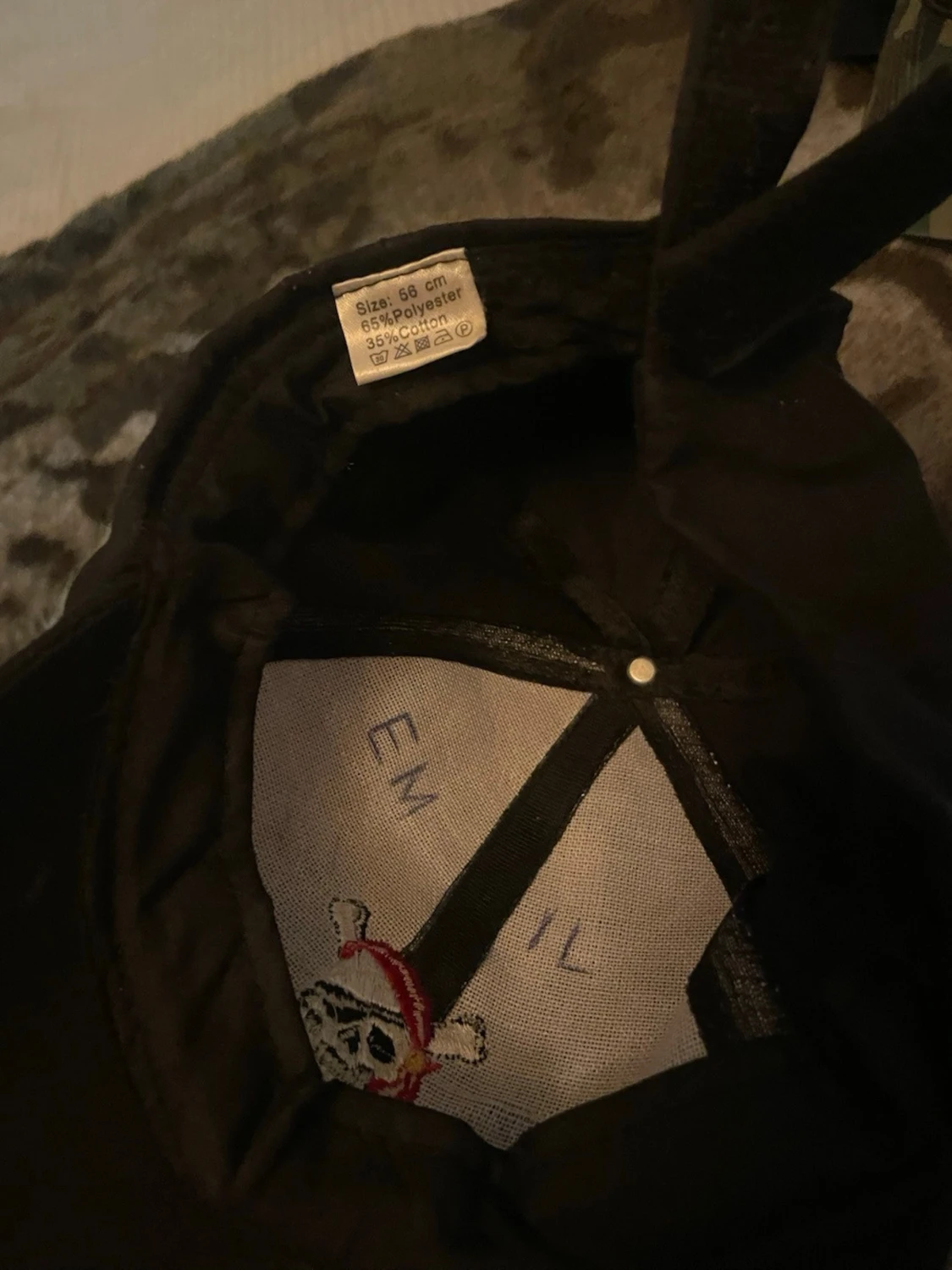 Svart keps med piratmotiv - 2