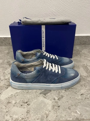 Helt Nya Jacob Cohen Sbeakers  - Helt Nya Jacob Cohen Skor || Storlek 43 || Nypris ca 4000kr || Mitt pris 2699kr || Tveka inte på att höra av dig vid frågor eller funderingar 