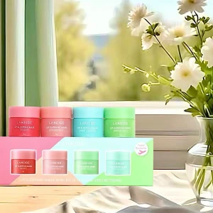 Laneige Lip Sleeping mask set! - Laneige Lip Sleeping mask set med ”Berry”, ”Grapefruit”, ”Apple Lime” & ”Mint Choco” i fin förpackning. 4 x 8 g. Ny och oanvänd.