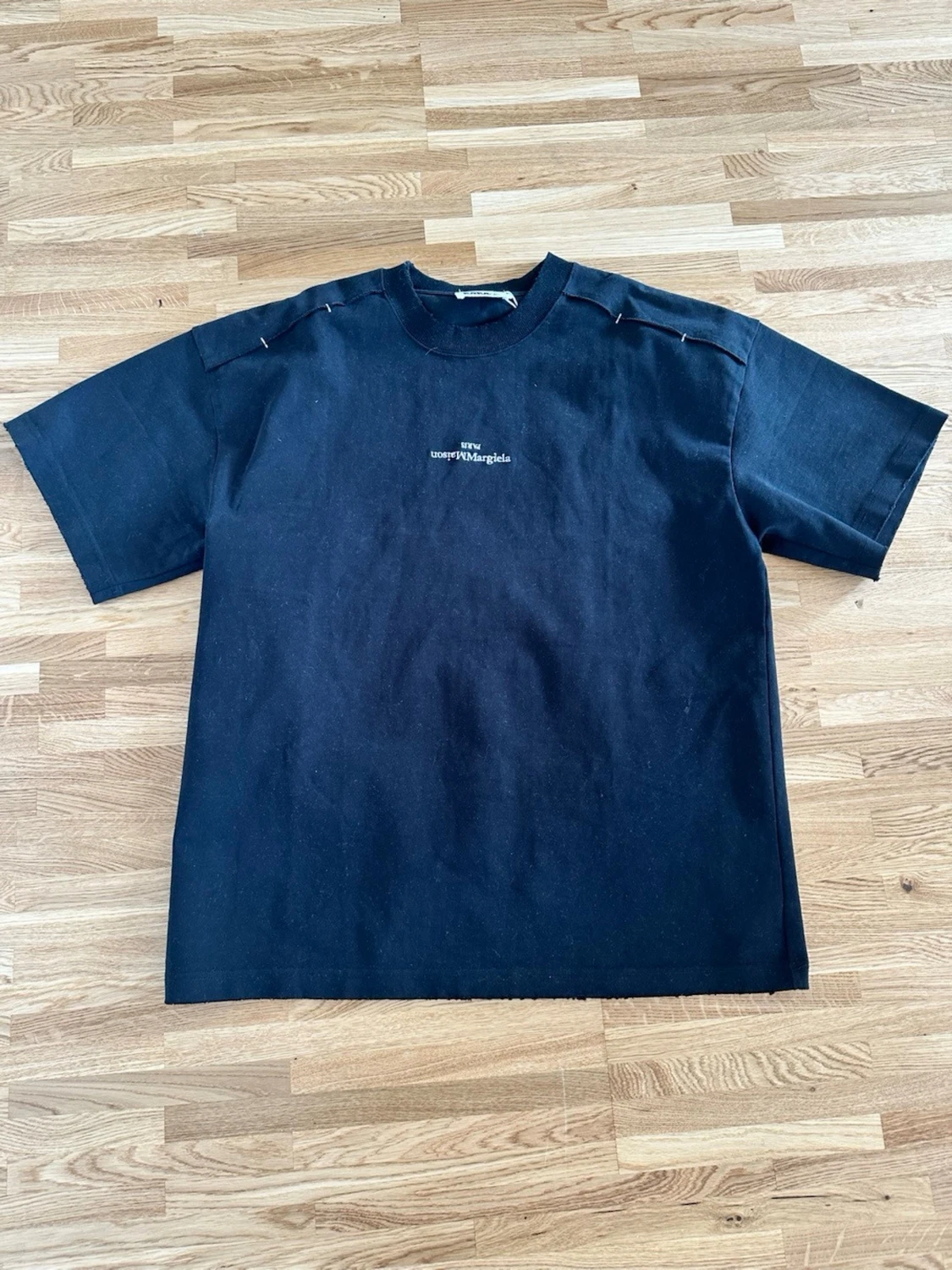 Svart t-shirt från MM6 Maison Margiela