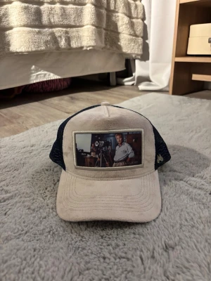 Keps från maggiore - Ny keps från maggiore, blå och beige. Skickar alltid samma dag 