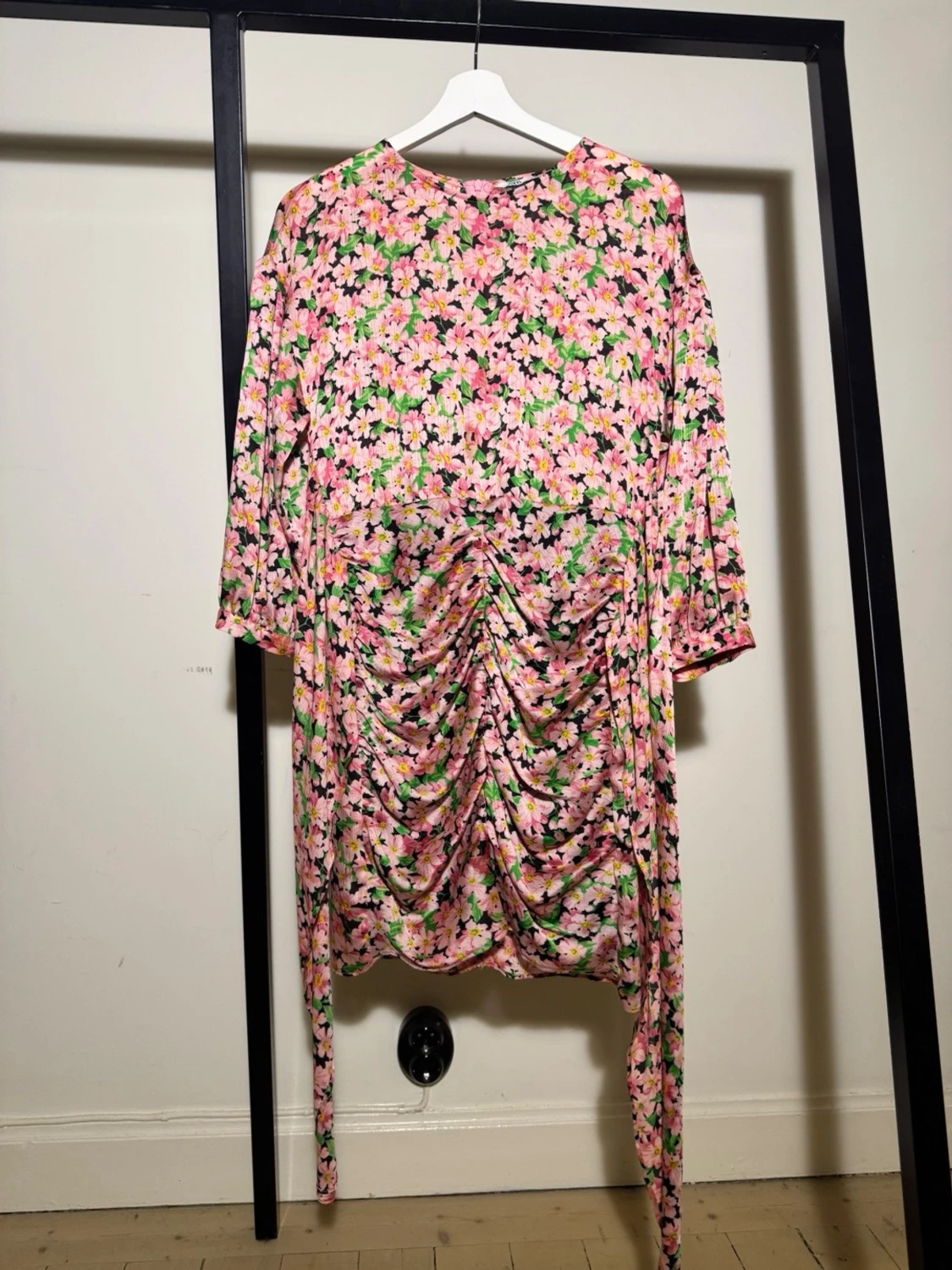 Blommig kortklänning från Zara - 5