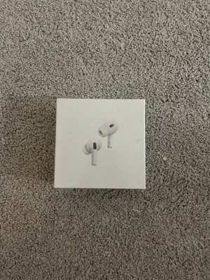 AirPods Pro 2nd Gen - Helt nya ✔️, Kompatibla med IPhone och Android ✔️, Skickas inom 1 dag 🚀, kontakta gärna för mer info ☺️