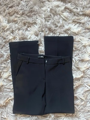 Kostymbyxor Bikbok  - Kostymbyxor från bikbok! Som nya, i modellen Petite 