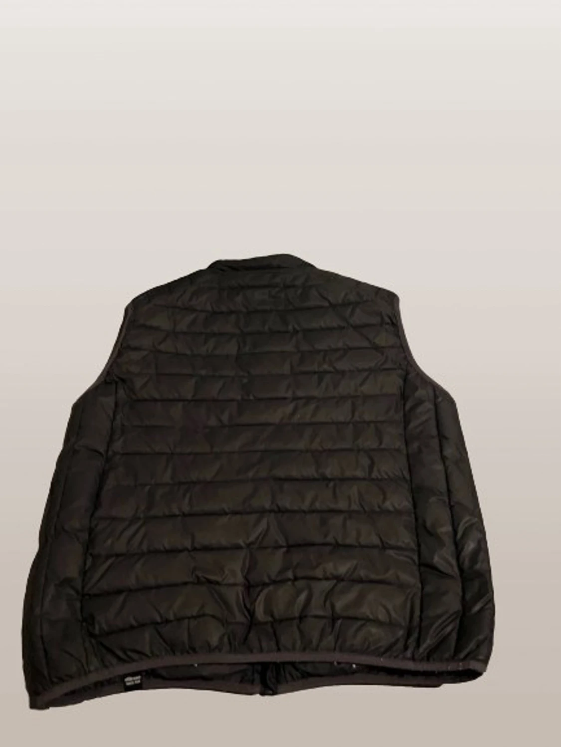Svart dunväst från Ellesse - 1