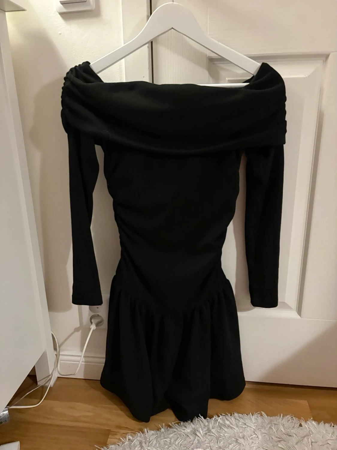 Off shoulder klänning