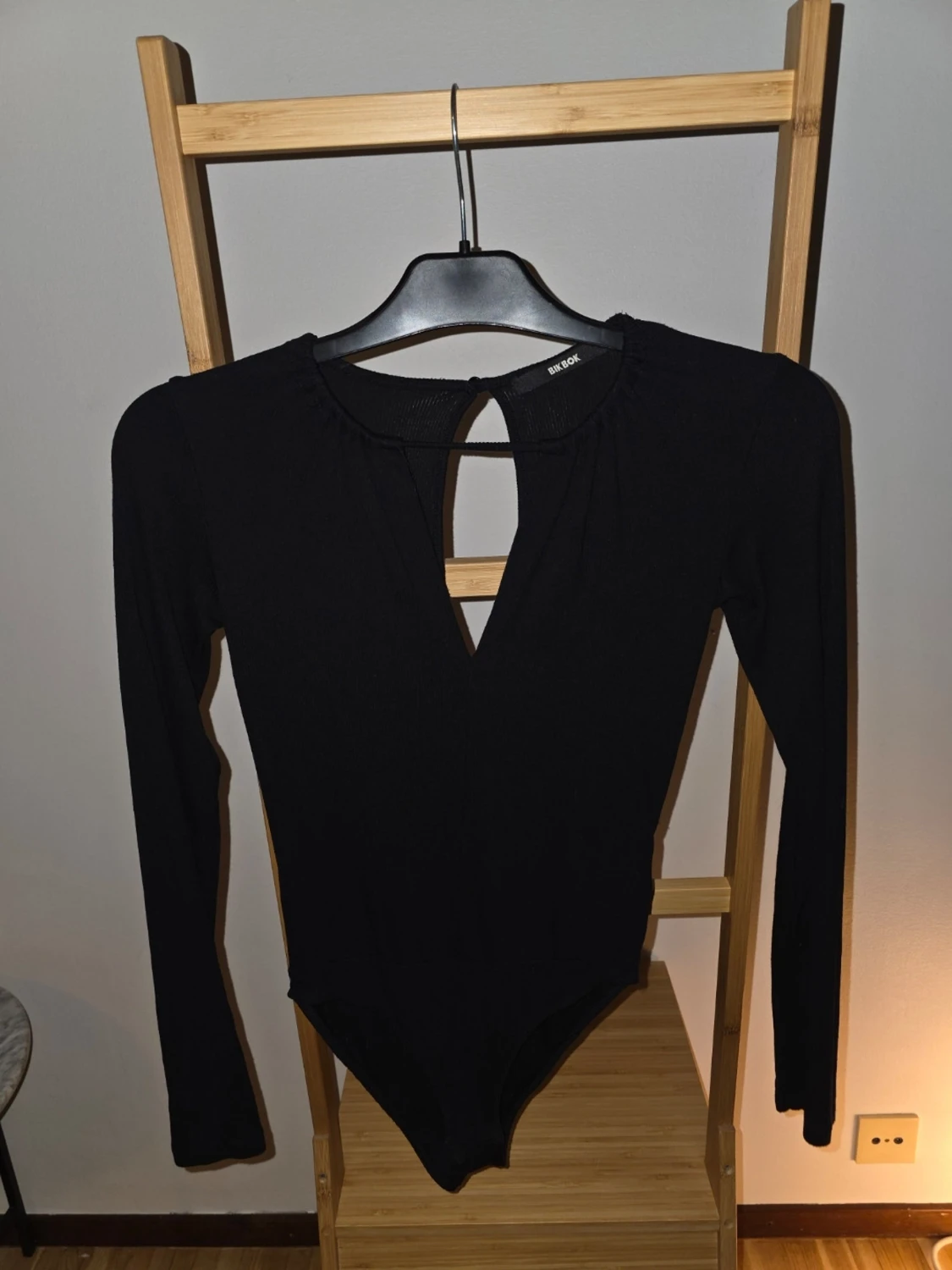 Svart långärmad body från Bik Bok