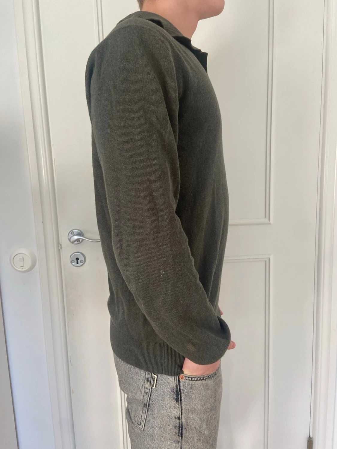 Olivgrön tröja med krage - 1