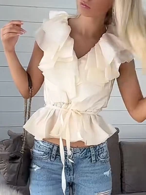 Vit volangblus med knyt i midjan - Helt ny med prislapp kvar!!!