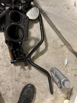 Aerox - Säljer ett aerox org styre. Typ helt nytt bara suttit i en moppe i 3 månader. Kan mötas upp i Göteborg eller i närheten. Priset är inte hugget i stenen så kom med förslag☺️