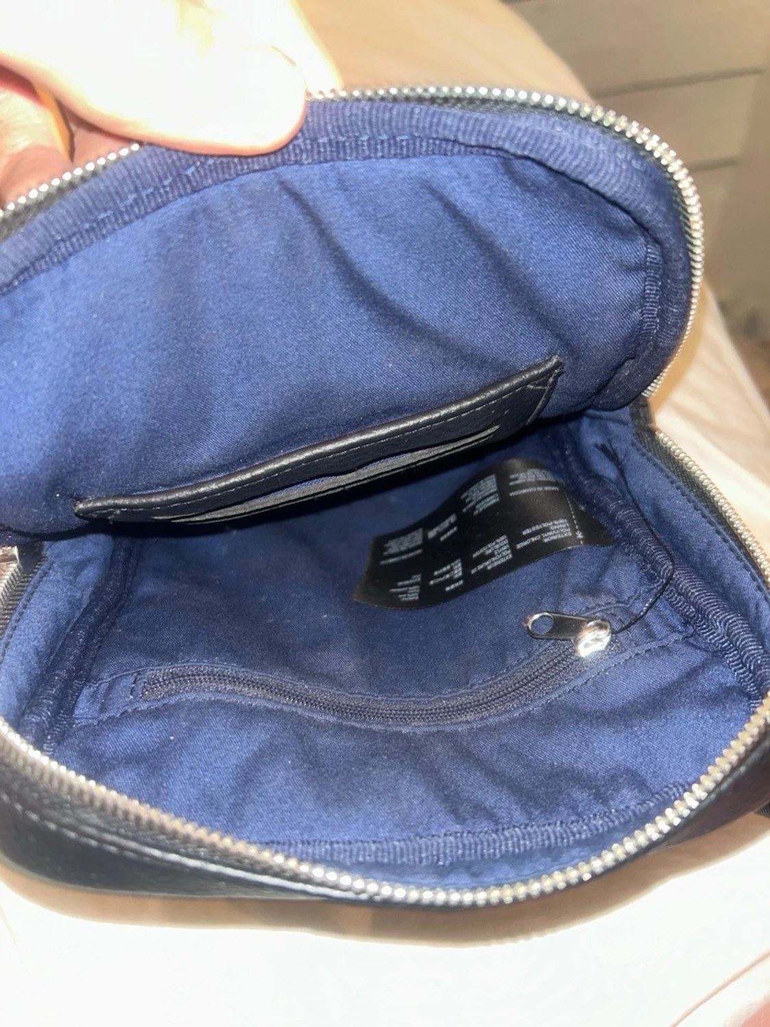 Svart axelväska från Lacoste - 1