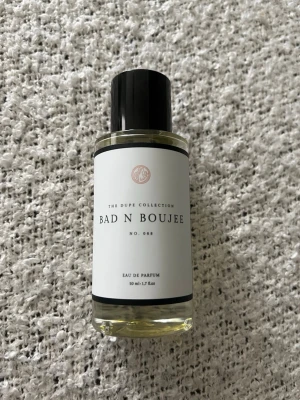 Curiosa Bad n Boujee - Cirka 30 % kvar av flaskan, perfekt om man vill testa på parfymen innan man vill köpa en full size!
