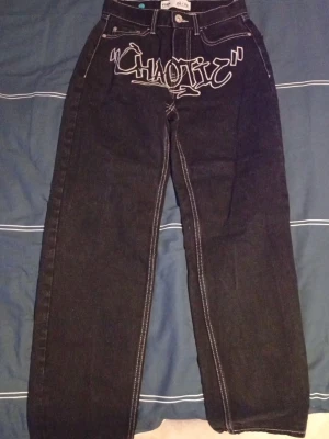 Jeans  -  svarta jeans från FSBN