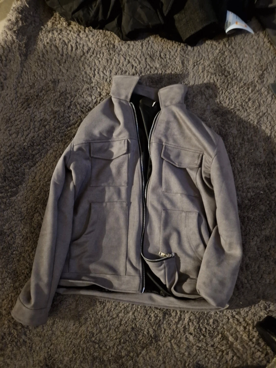 Grå mockajacka med dragkedja