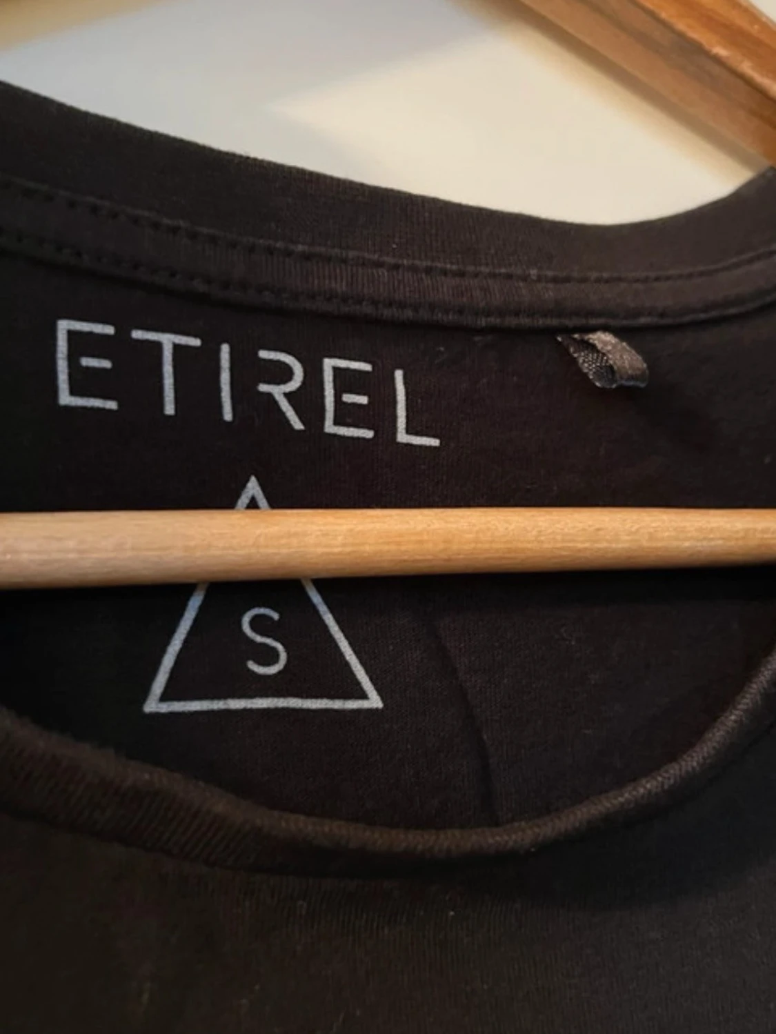 Svart t-shirt - 2