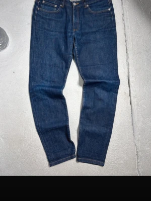 A.P.C jeans  - Säljer ett par klassiska apc jeans helt som nya använd ca 4 gånger!! Kom vid frågor och funderingar!